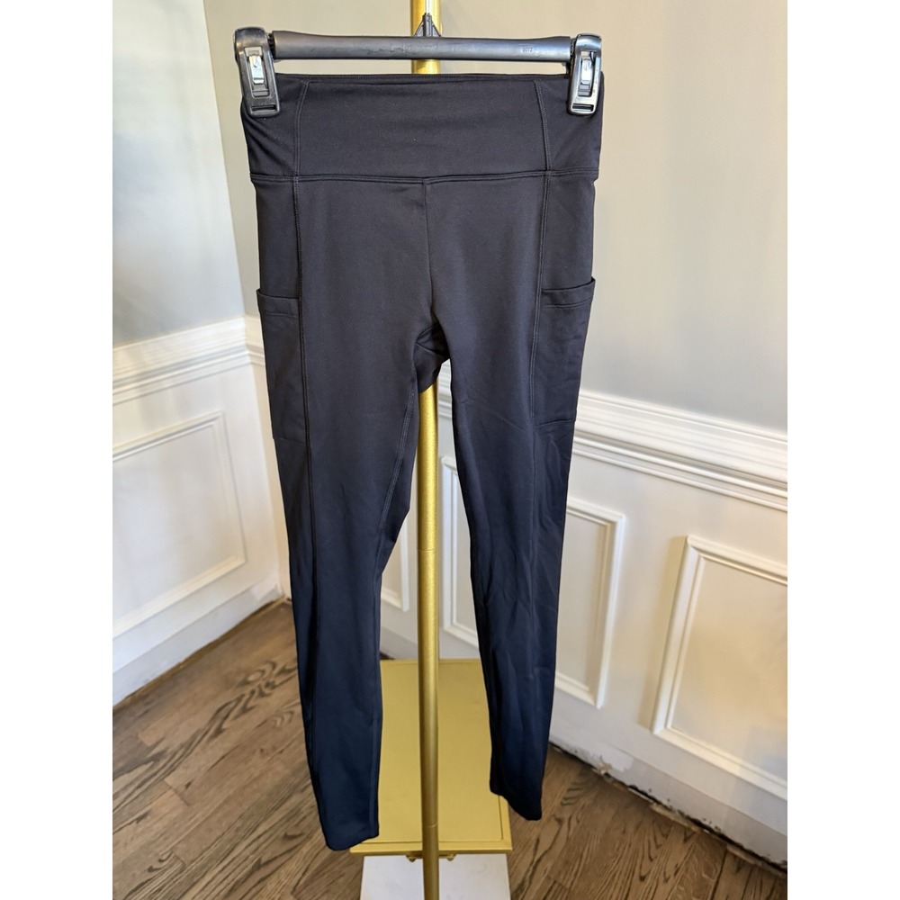 Victoria's Secret PINK Active black leggings in size XS